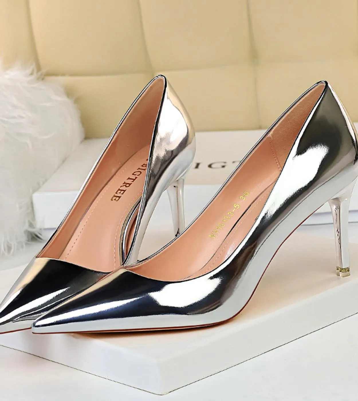 Scarpe da sposa in pelle Décolleté da ballo in pelle Tacchi alti in pelle Tacchi bassi in pelle 2023